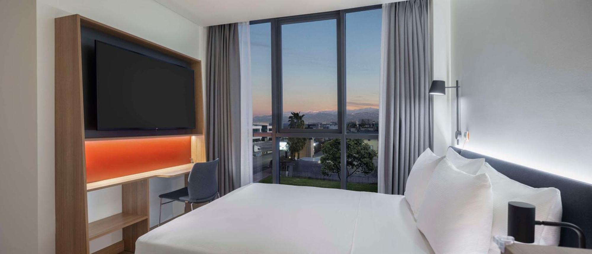 Hampton By Hilton Airport Otel 4*