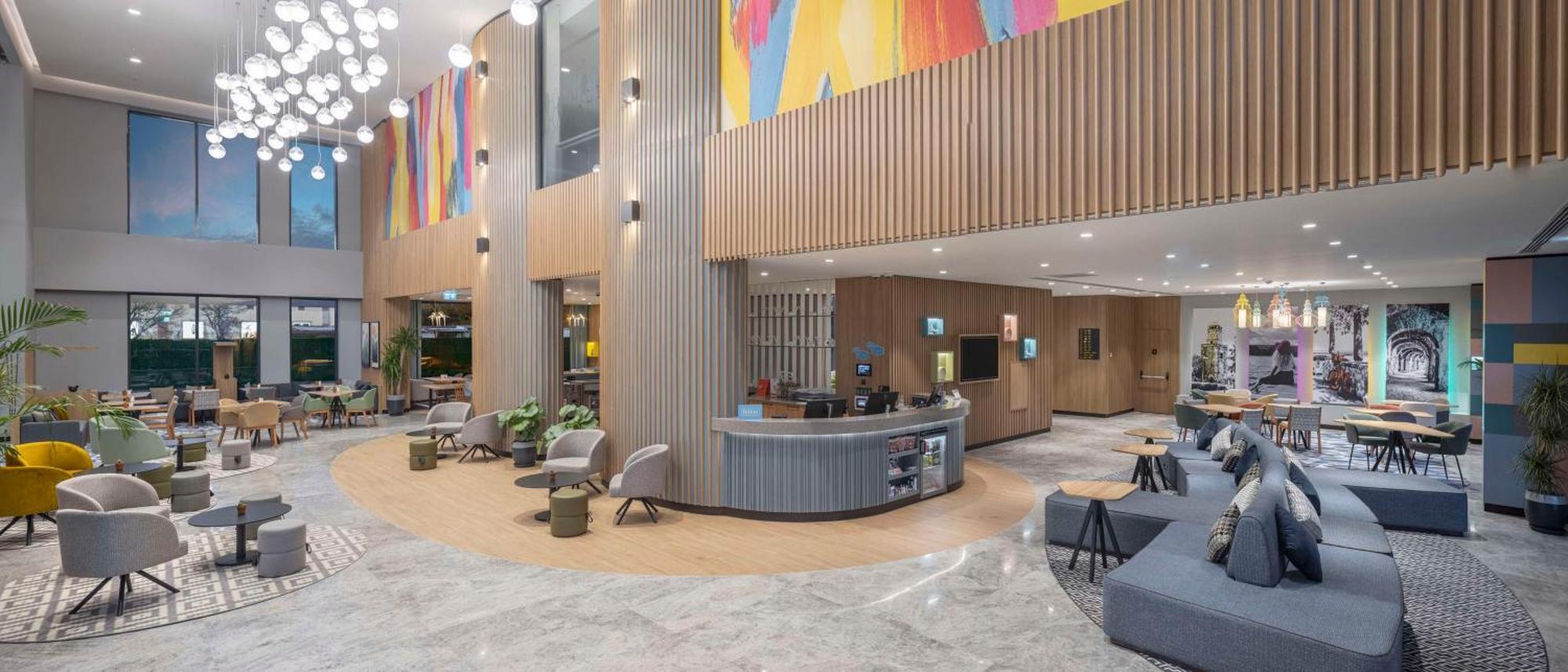 Otel Hampton By Hilton Airport 4*