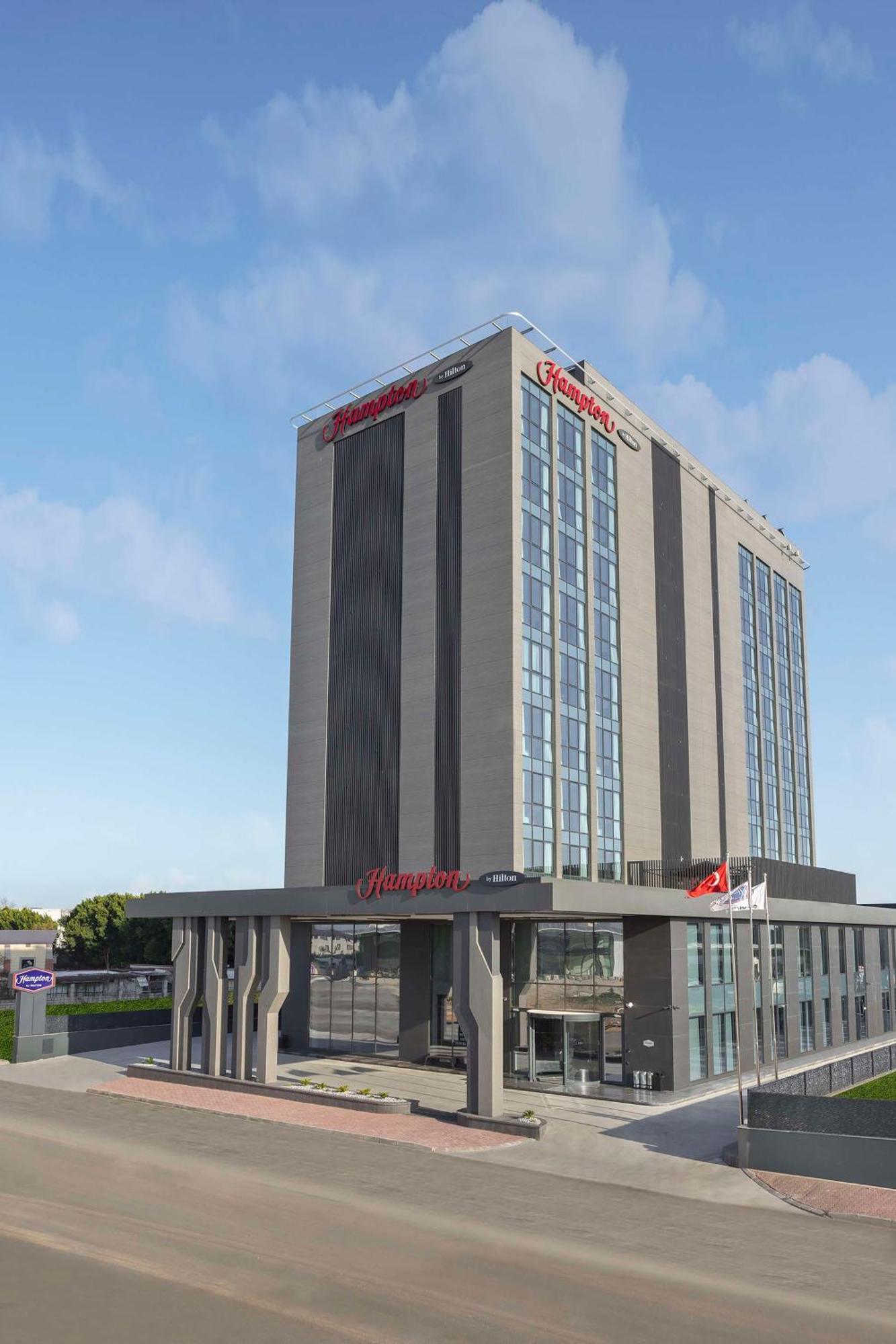 Otel Hampton By Hilton Airport