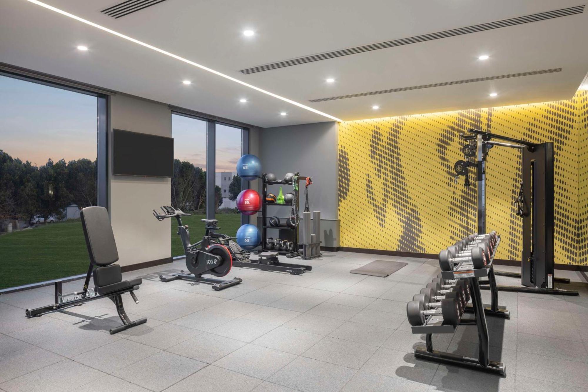 Otel Hampton By Hilton Airport