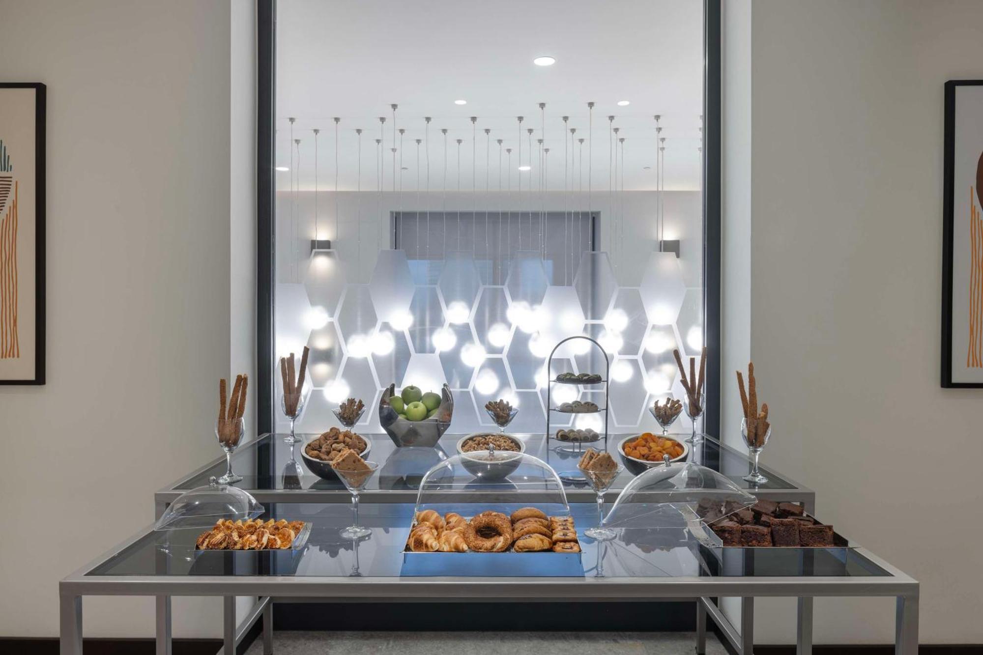 Hampton By Hilton Airport Otel Antalya